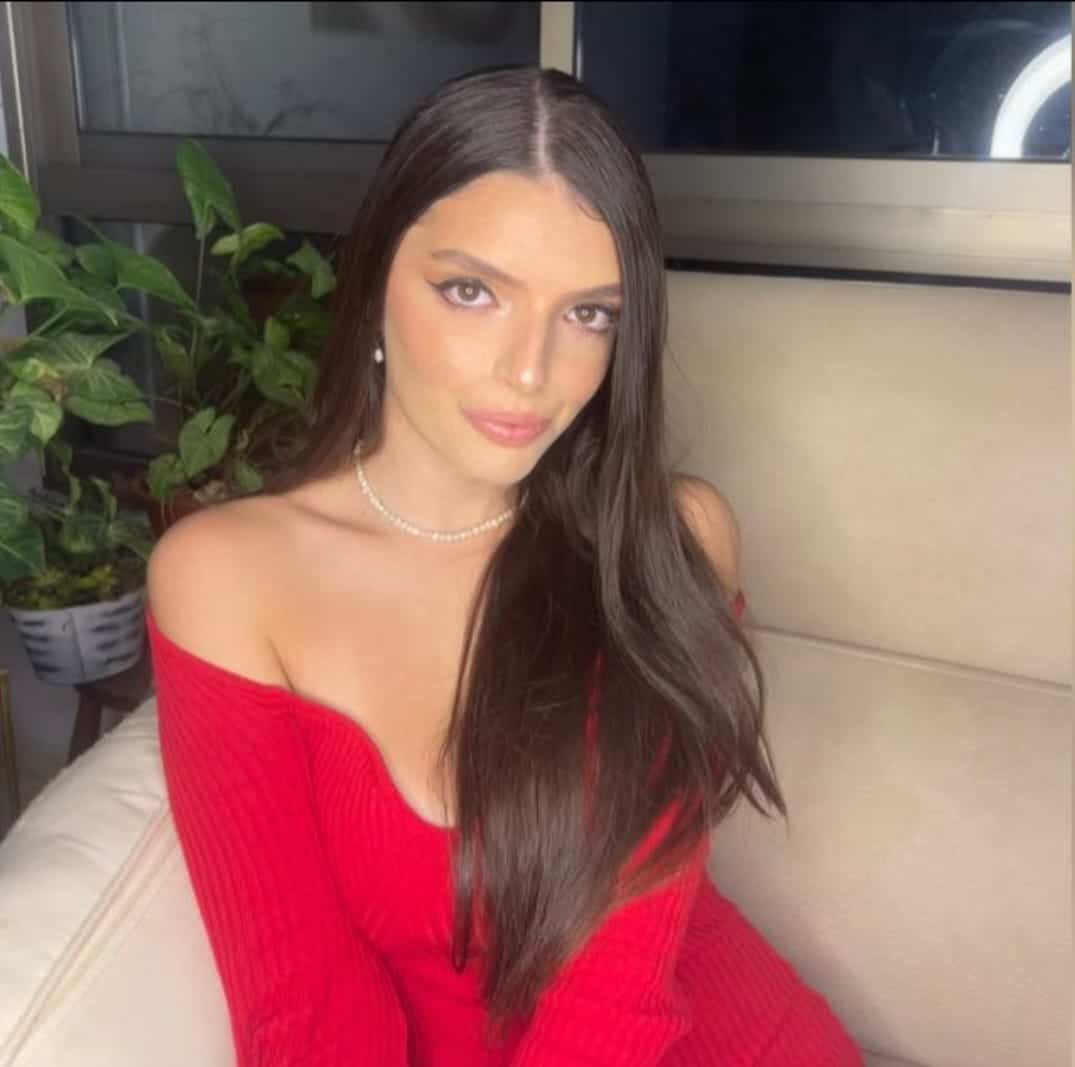 אלינור לקוחה